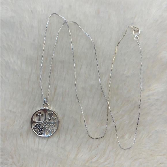 Faith Love Family Pendant - Picture 6 of 7